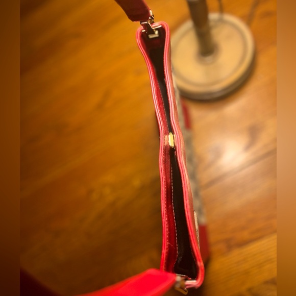 EUC Gucci GG Red trimmed Canvas Handbag. - Picture 9 of 14